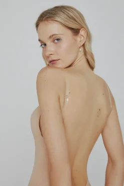 Ivette Bridal Body sin espalda con escote pronunciado en nude