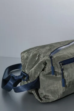Dash and Stars Bolso bandolera nylon kaki satinado