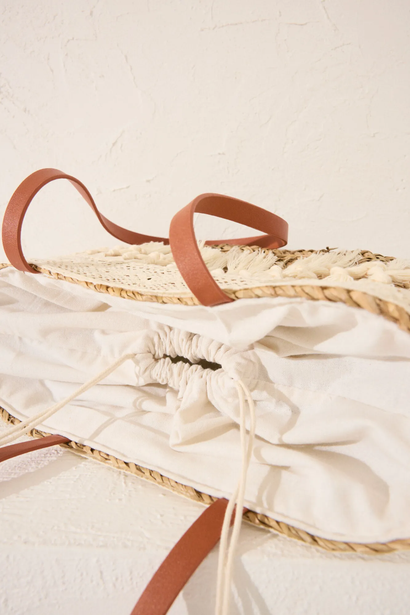 Women'secret Bolso capazo rafia y encaje