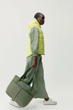Born Living Yoga Bolso Nest