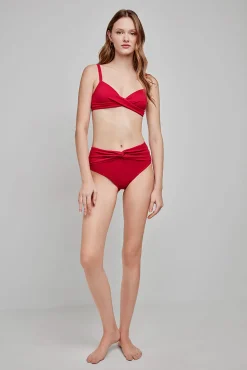 Gisela Braga bikini alta tejido estructura granate