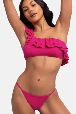 Dorina Braga de bikini clásica
