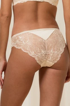 Triumph Braguita brasileña Amourette Charm