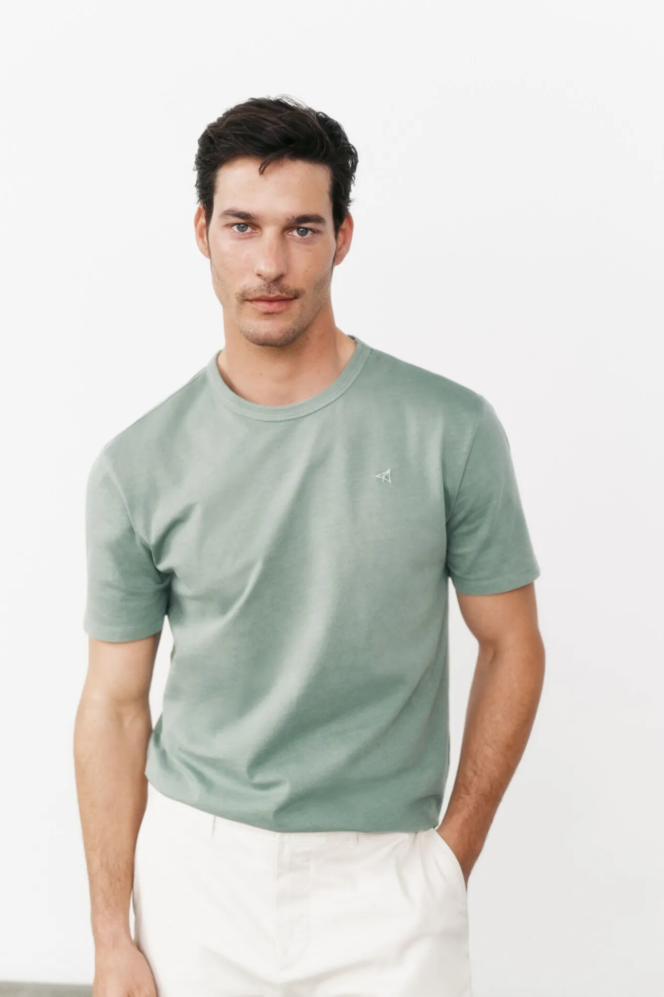 OOTO Camiseta básica con bordado avión