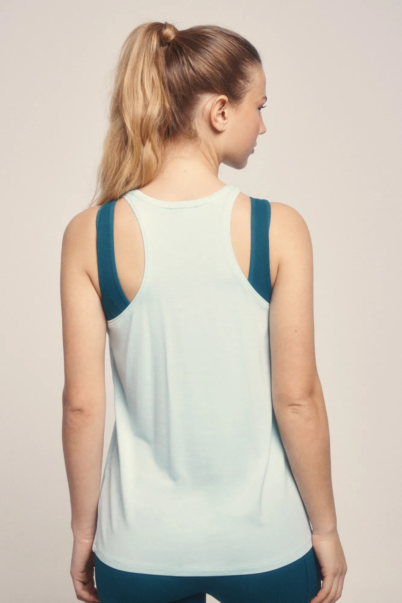Dash and Stars Camiseta fluida modal claro