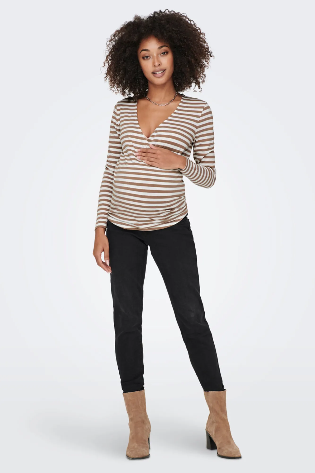 Only Maternity Camiseta premamá de cierre cruzado y cuello V