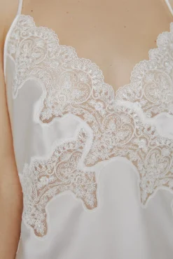 Ivette Bridal Camisón de raso con bordados en blanco