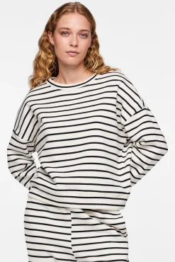 Pieces Cotton sweatshirt with striped print. Closed collar and long sleeves. Soft texture.