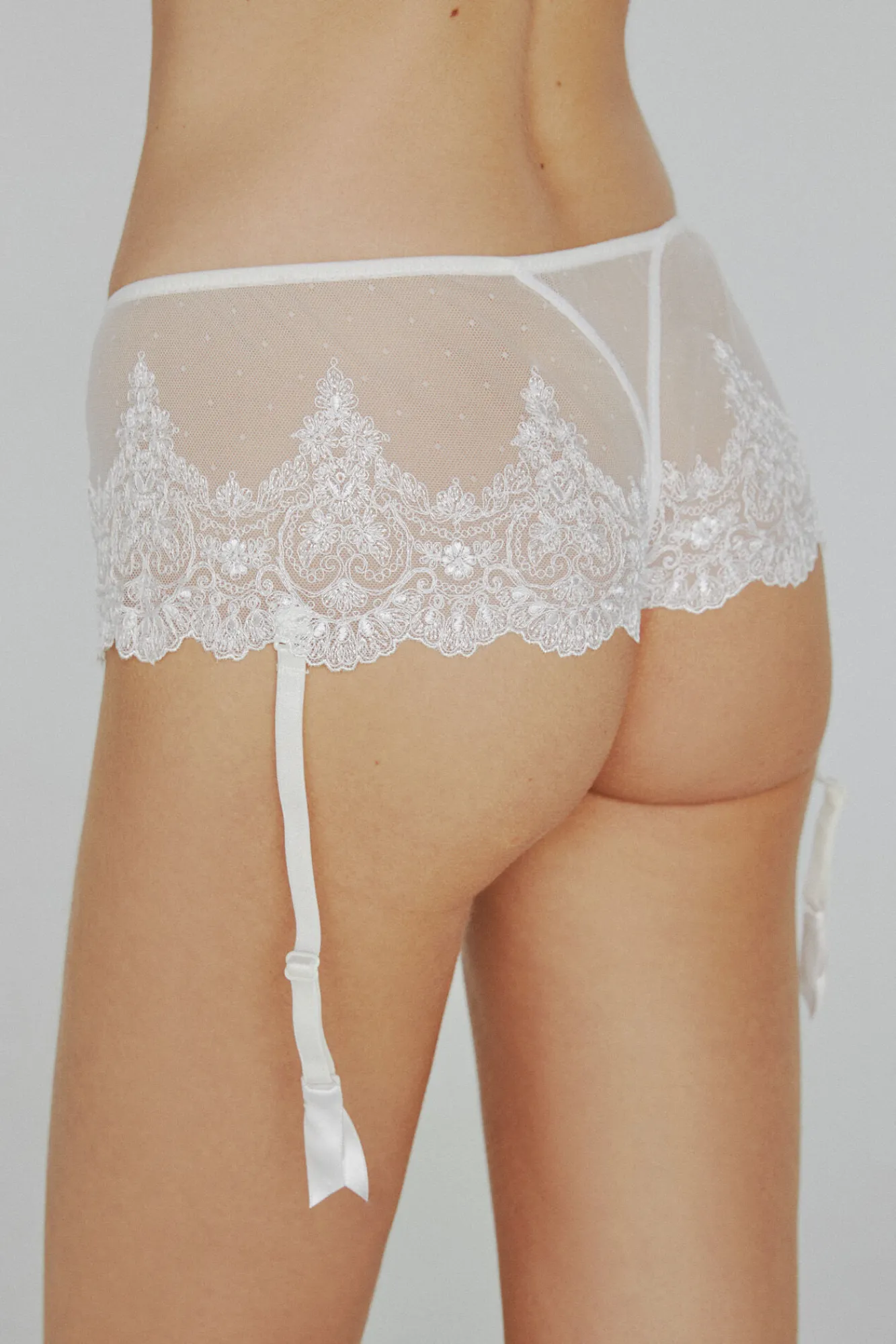 Ivette Bridal Culotte en microtul plumeti bordado en blanco