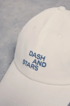 Dash and Stars Gorra blanca algodón logo