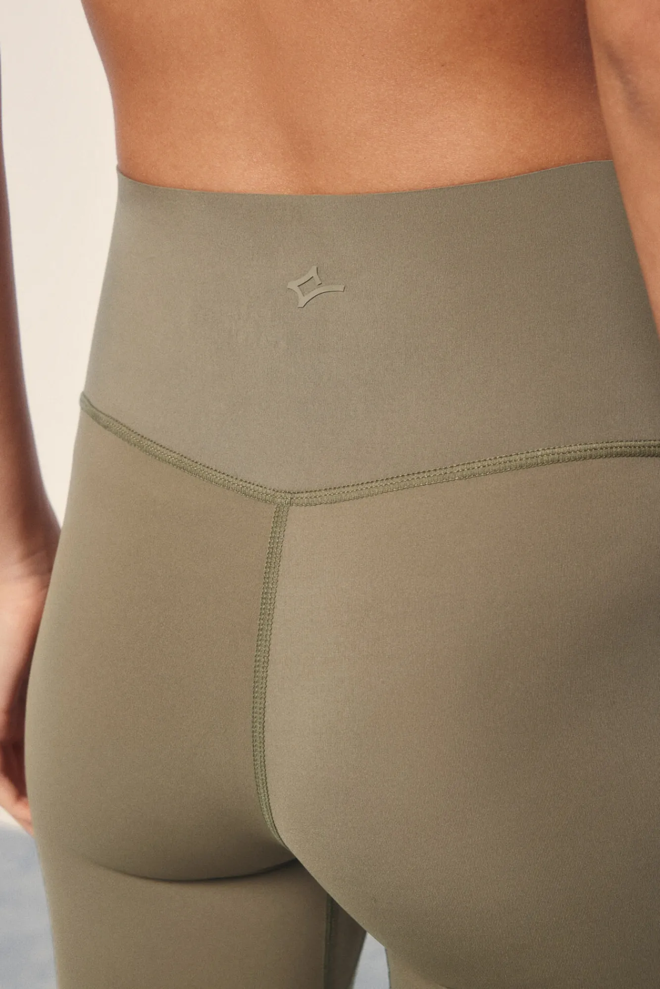 Dash and Stars Leggings COMPRESSIVE caqui logo