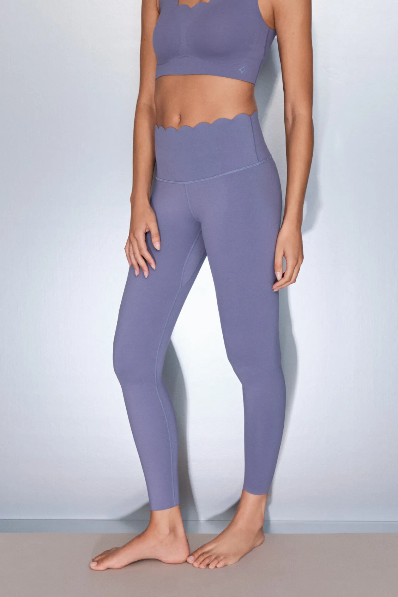 Dash and Stars Leggings COMPRESSIVE largo morado