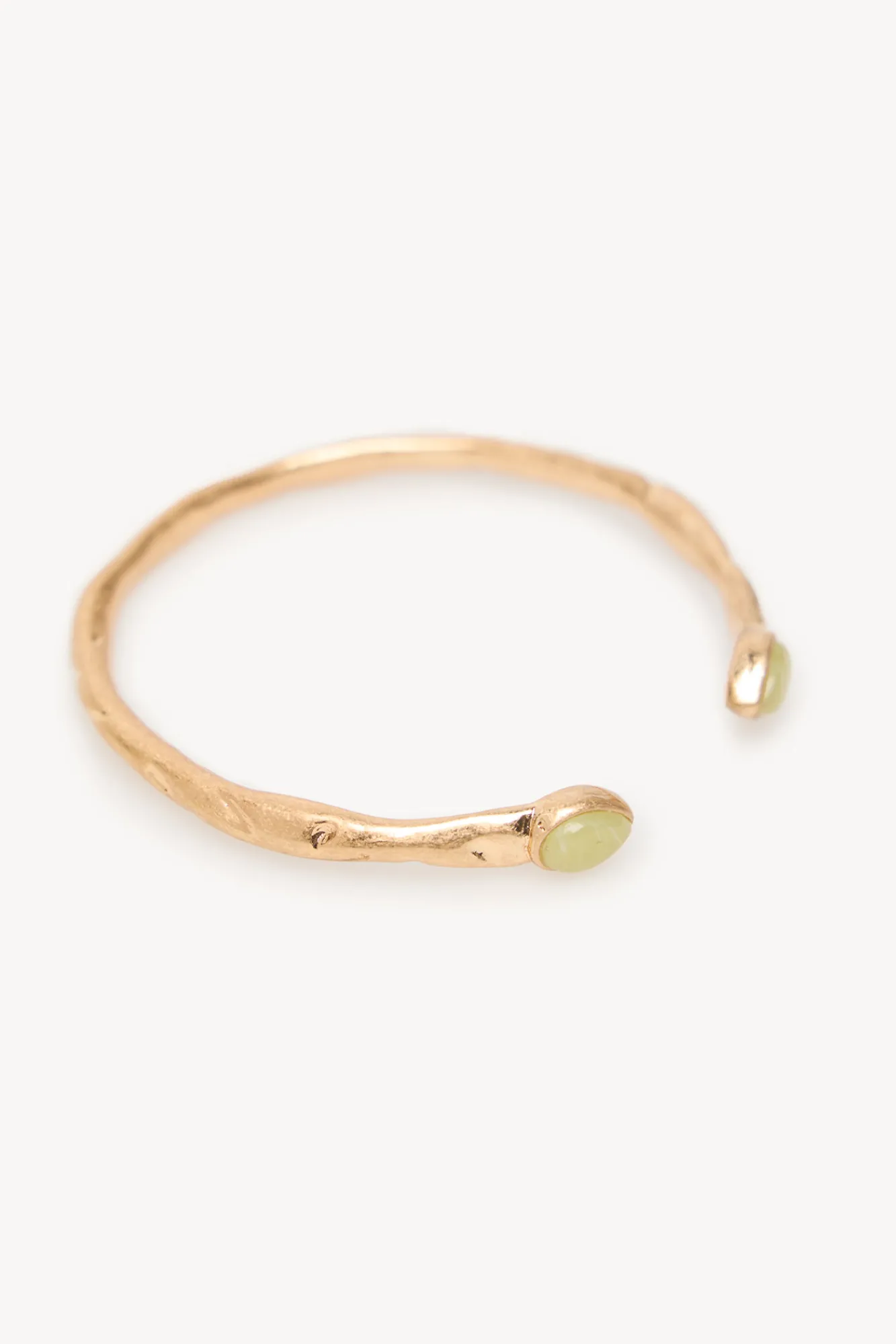 Hoss Intropia Leslie. Brazalete piedra bañado en oro