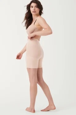 Spanx Pantalón corto a media pierna compresion media