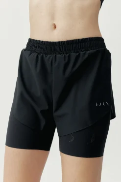 Born Living Yoga Pantalón corto Bikila