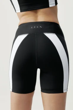 Born Living Yoga Pantalón corto Bindi