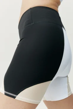 Born Living Yoga Pantalón corto Darana