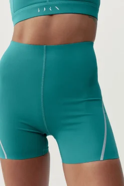 Born Living Yoga Pantalón corto Luna