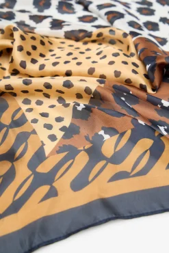 Cortefiel Pañuelo estampado leopardo