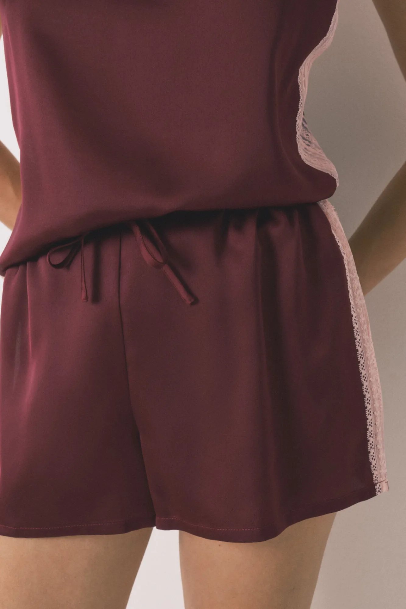 Women'secret Pijama corto encaje vino