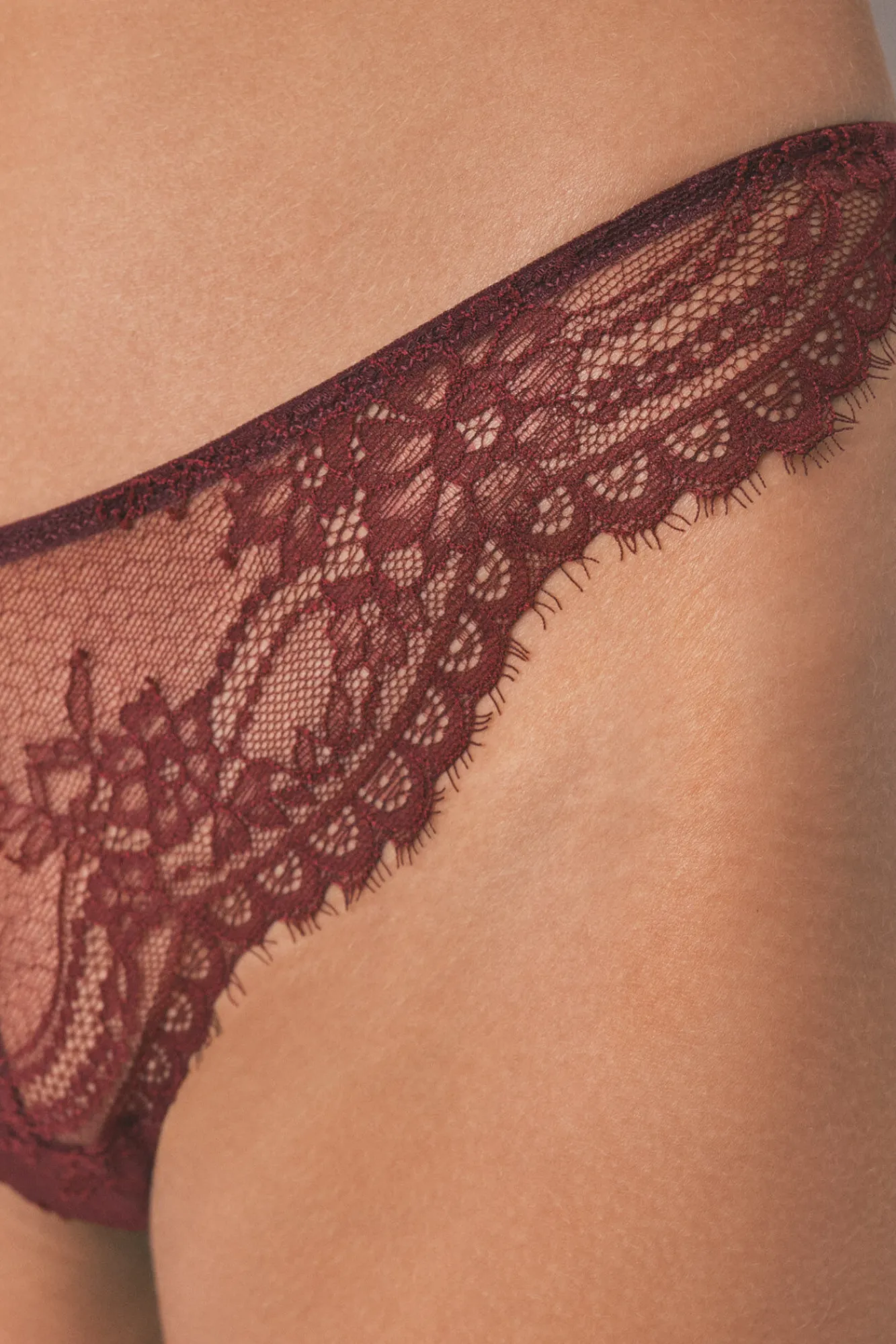 Women'secret Tanga encaje tul vino