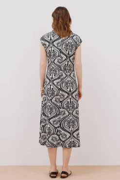 Cortefiel Vestido escote pico contraste